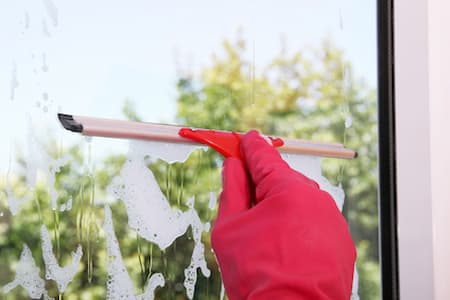 The Difference Of Professional Window Cleaning Vs. DIY